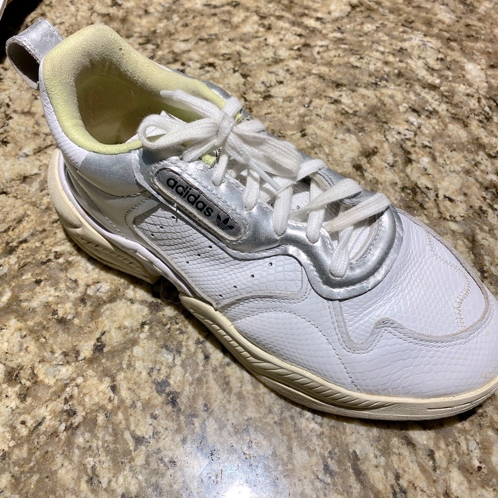 ADIDAS leather platform SUPERCOURT shoes. Size 8.5. Only worn a few times.